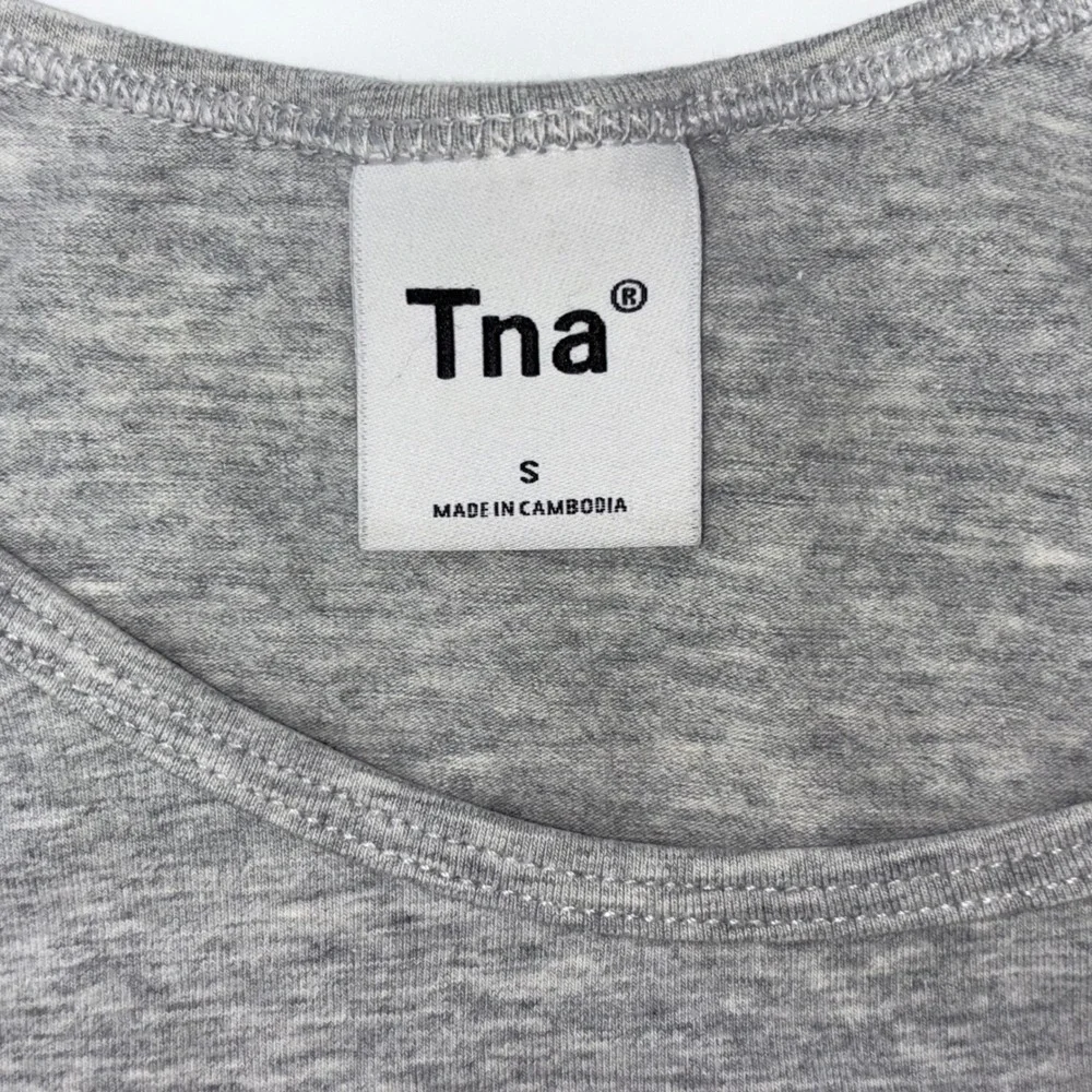 ARITZIA TNA Baby Tee Gray Tank Top Gym Workout Cropped Women Grey 90s Y2K‎ Small